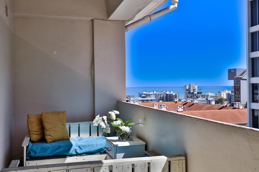 2 Bedroom Property for Sale in Sea Point Western Cape